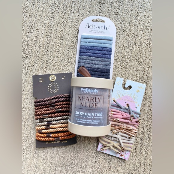 Chic 4pc Pony’s & Ties Set - Picture 1 of 5